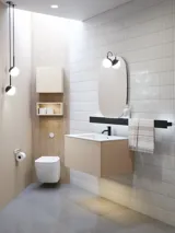 Stilfuld badeværelse inspiration med beige vaskeskab med inderskuffe, overskab, åben reol, oval spejl med belysning, matchende pendler, hylde under spejlet, og væghængt toilet. Vægge med lyse, aflange fliser