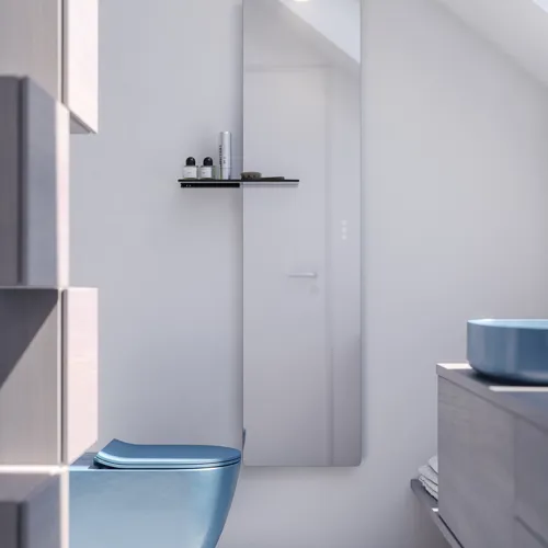 Lille badeværelse inspiration med bordplade på mål, elegant blå bordstående håndvask og firkantet figurspejl, der skaber et lyst og moderne rum.